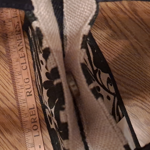 NWT versatile tote  black and beige - Picture 6 of 6